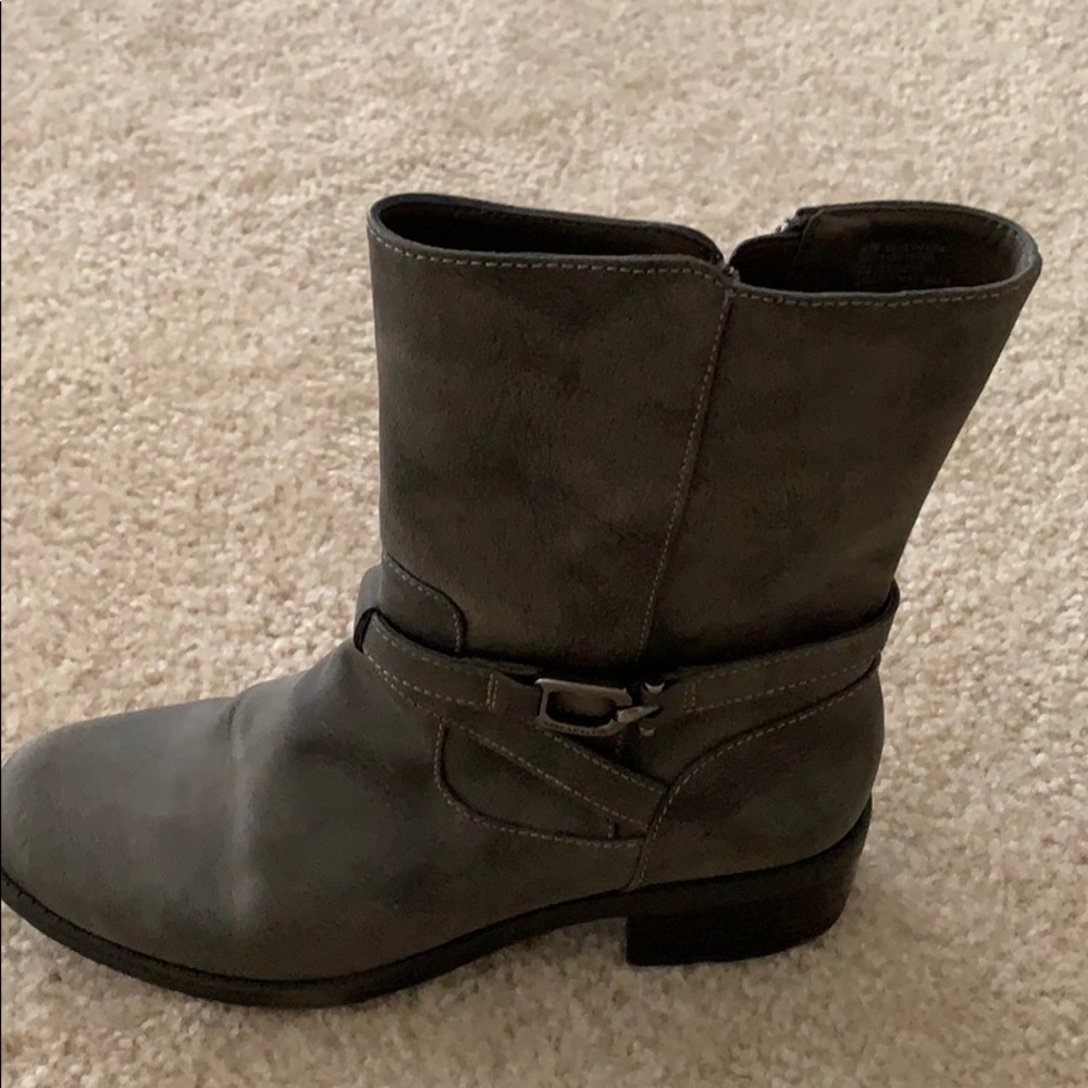 Grey boots